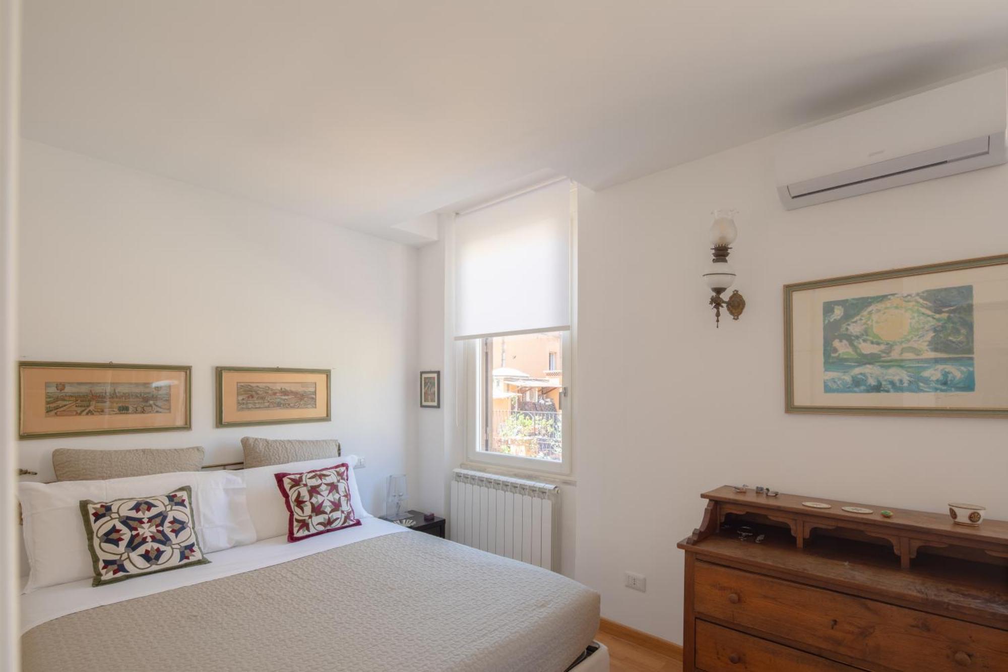 Valeria Terrace - Monti, Roma